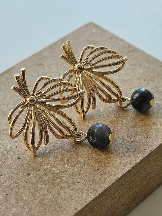 Oorbellen LEAF black